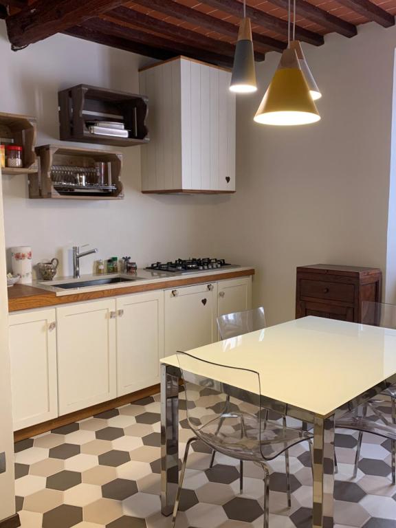 Kuchyň nebo kuchyňský kout v ubytování Fonte alle Ninfe B&B
