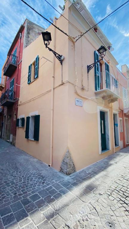 Antica Casa Tabarkina a Carloforte - Affascinante Vista Mare