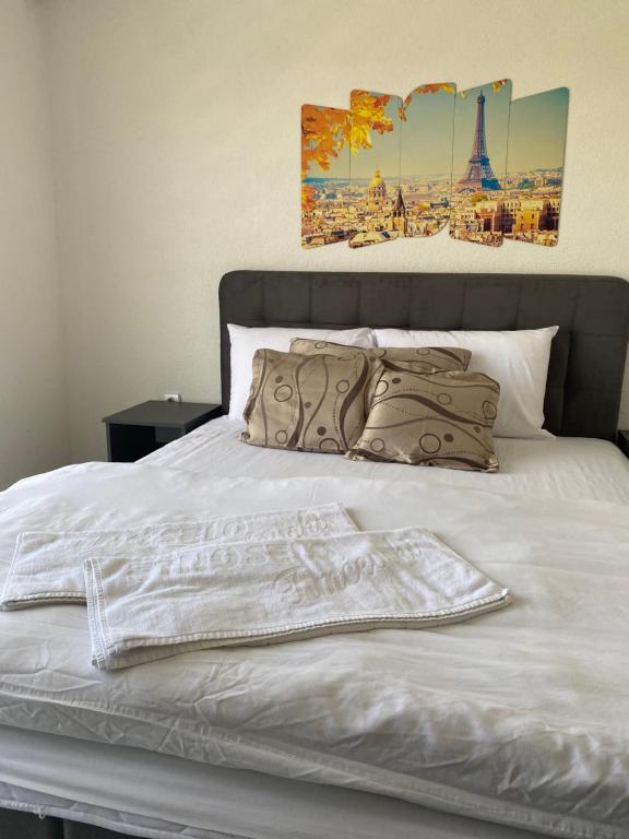 Postel nebo postele na pokoji v ubytování Hotel Etno Selo Timcevski