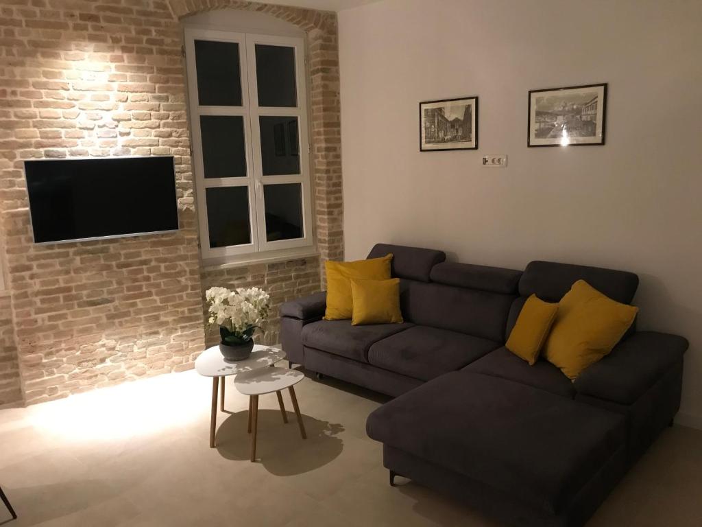 Central Park Residence - 17