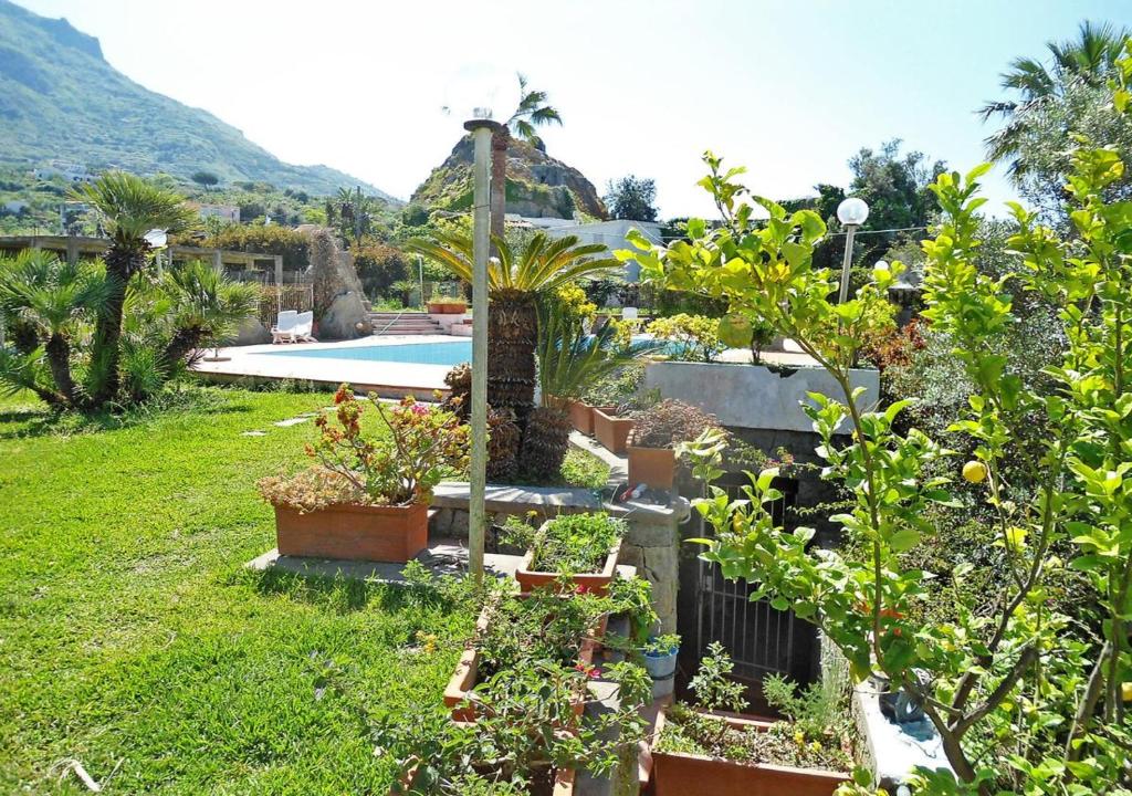 Zahrada ubytování Appartamento turistico Sunset Home