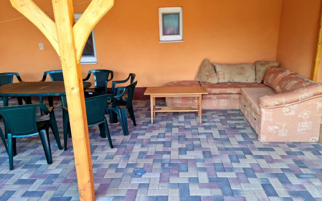 Posezení v ubytování Csalogány-Lak