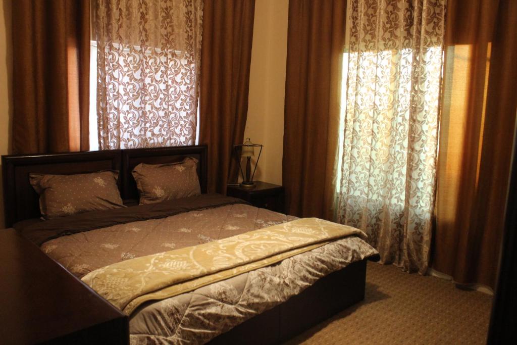 Petra Rest Home - Sala De Reina Con Balcón