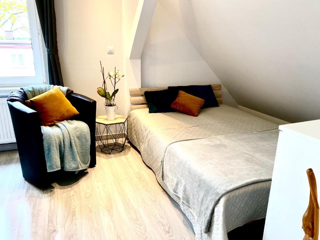 Urocze poddasze w domku jednorodzinnym na Kaszubach - Apartamento De Una Habitación