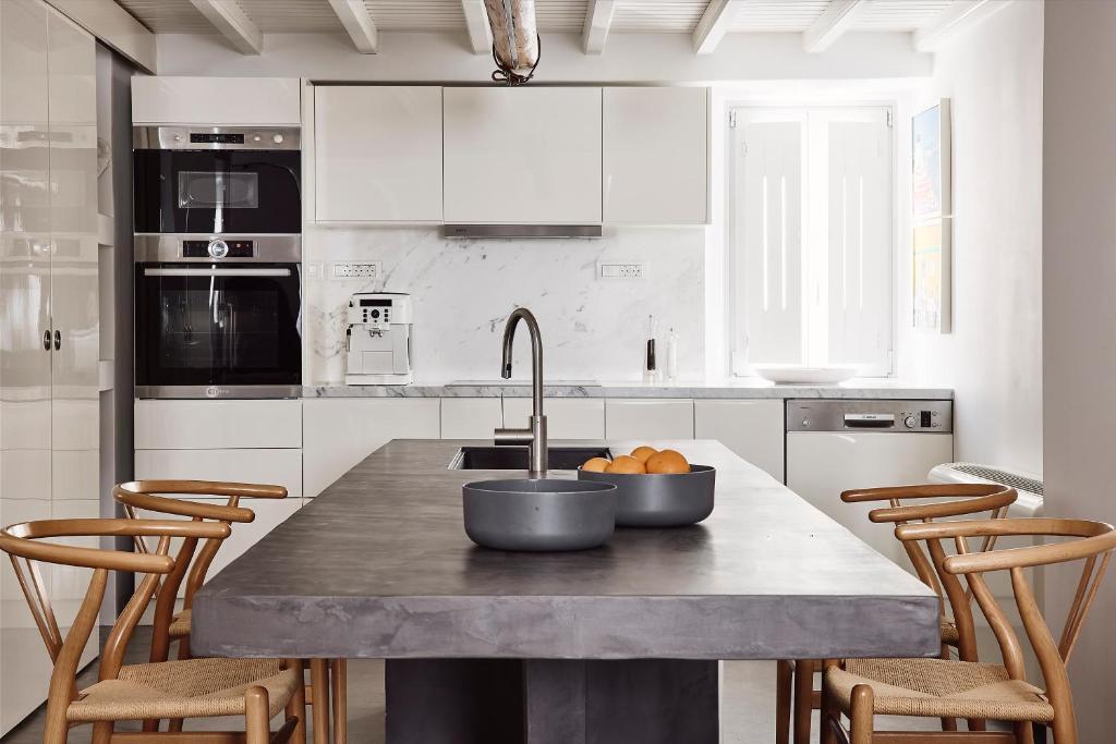 Elaia Luxury Suites Mykonos - 14