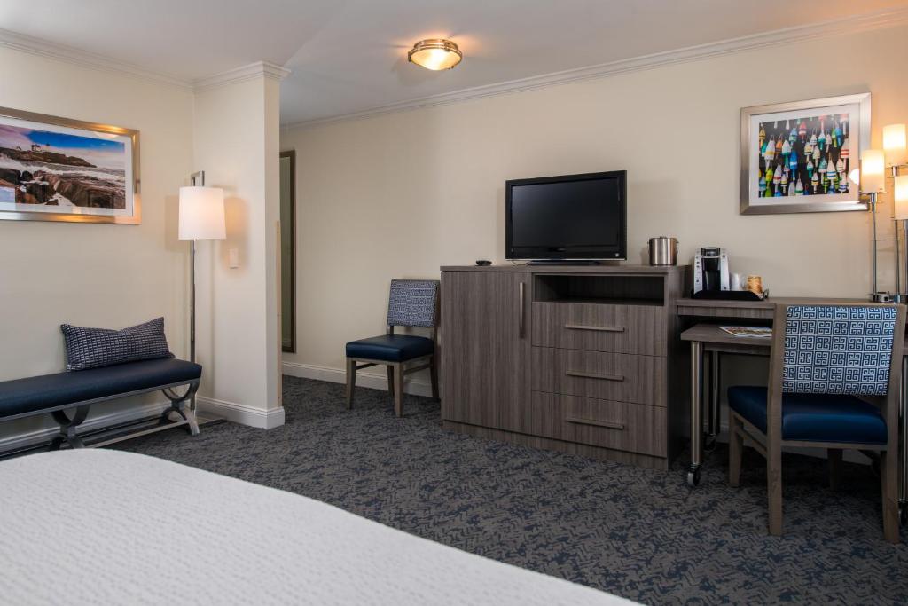 Union Bluff Hotel & Meeting House - Queen Room With Two Queen Beds - Non Ocean View
