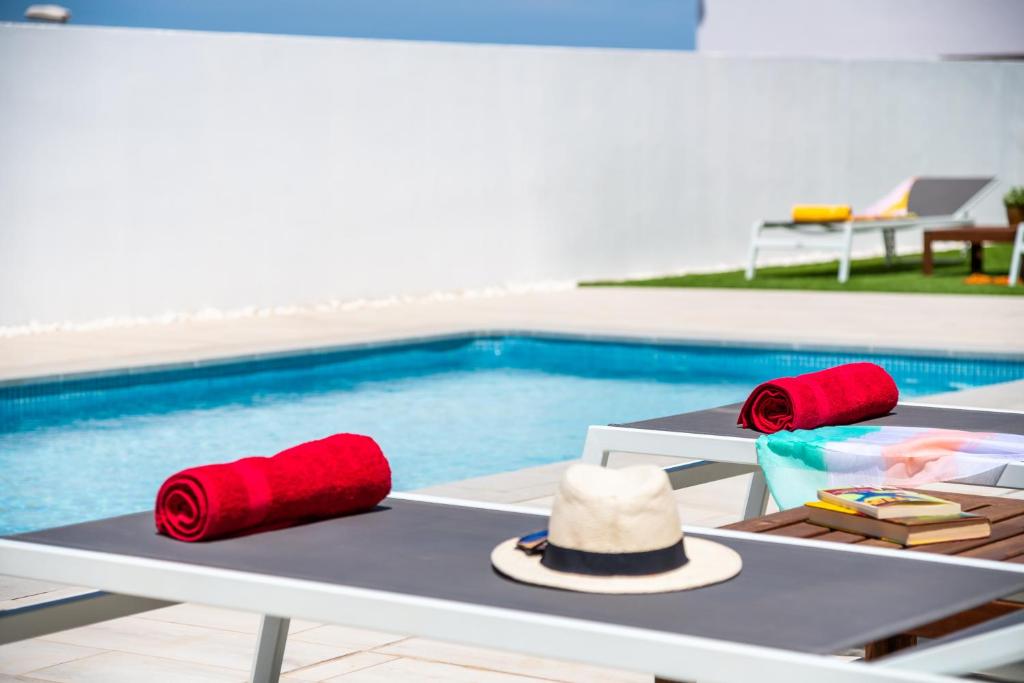 Bazén v ubytovaní Villa Shasya Costa Adeje with air conditioning alebo v jeho blízkosti