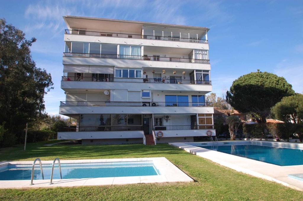 Basen w obiekcie Apartamento Rio Mar lub w pobliżu