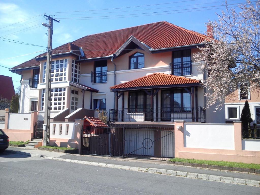 Villa Szófia 8600 Siófok, Koltoi Anna u. 1. kép - 1