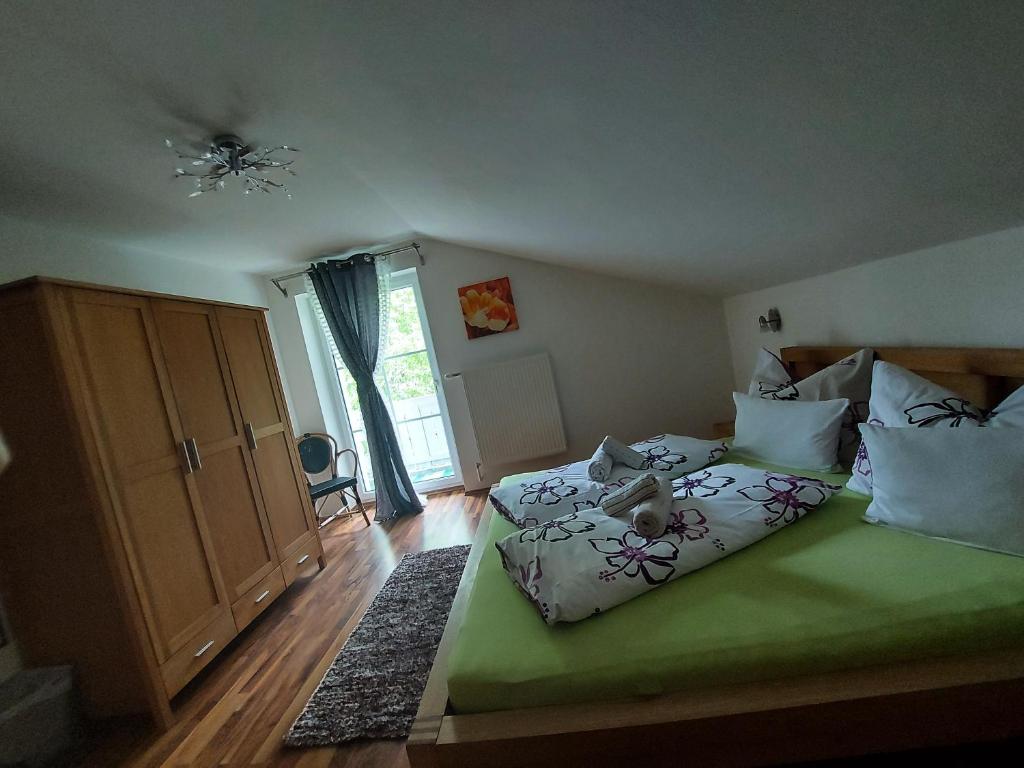 Postel nebo postele na pokoji v ubytování Haus Emily
