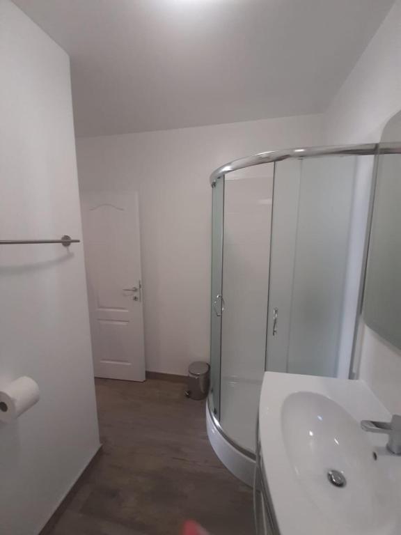 Un baño de Apartments Mate