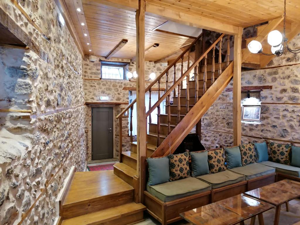 Posezení v ubytování RiverBed Traditional Guest House