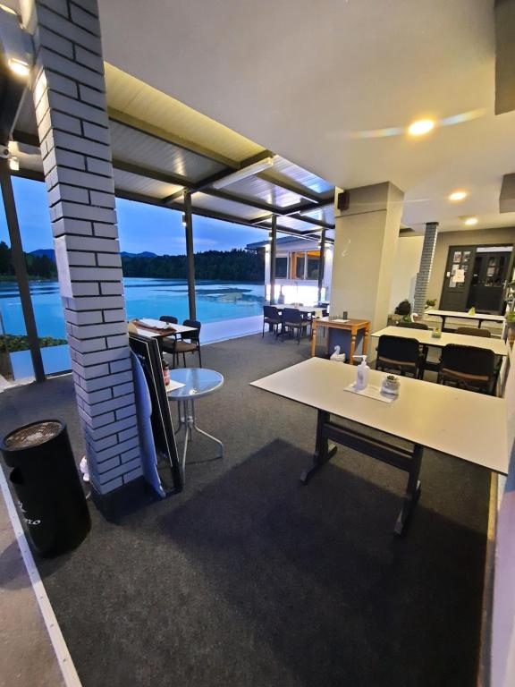 Kuchyň nebo kuchyňský kout v ubytování Gostisce Jezero