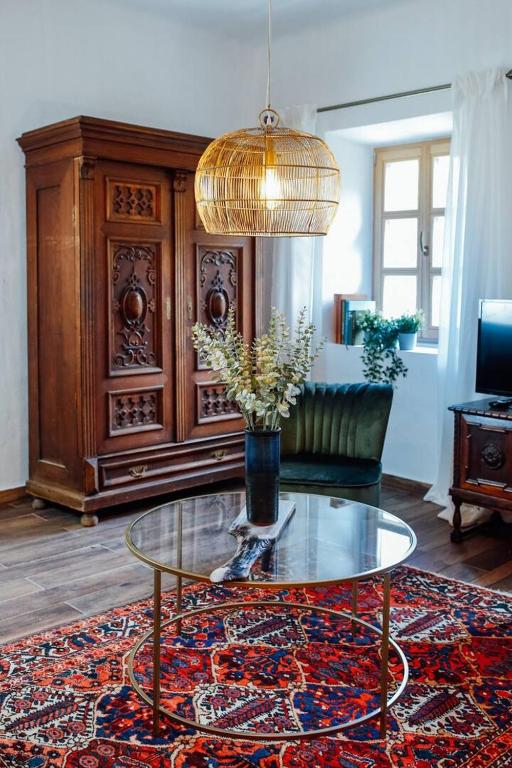 Posedenie v ubytovaní Apartment Aussee- Beletage Salzherrenhof- Küche, WLAN, Netflix