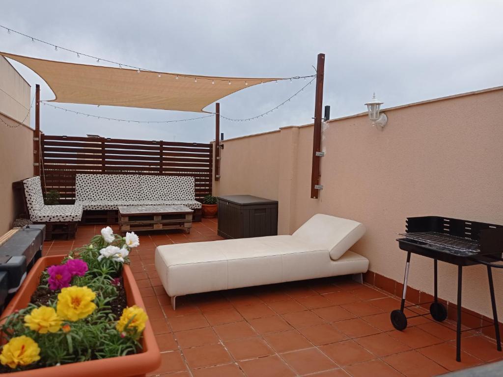 SOL Y PLAYA ROQUETAS-Ático con piscina, solarium y garaje ...