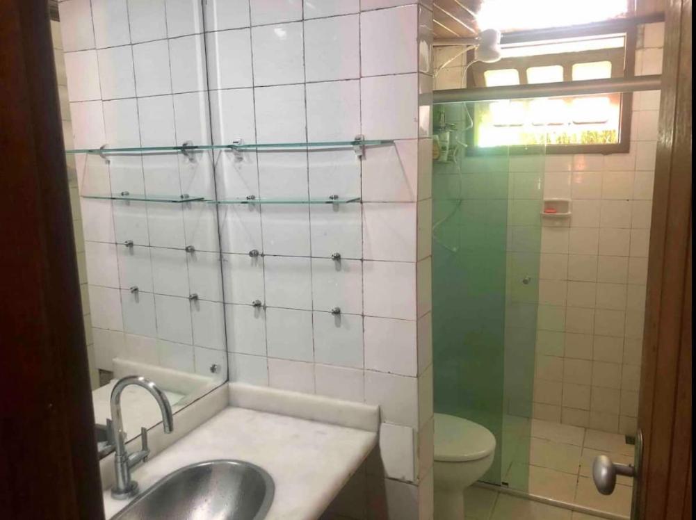  Casa em condomínio com piscina natural em Angra