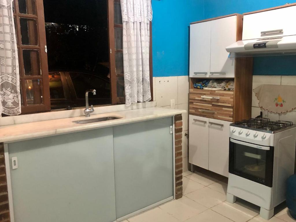  Casa em condomínio com piscina natural em Angra