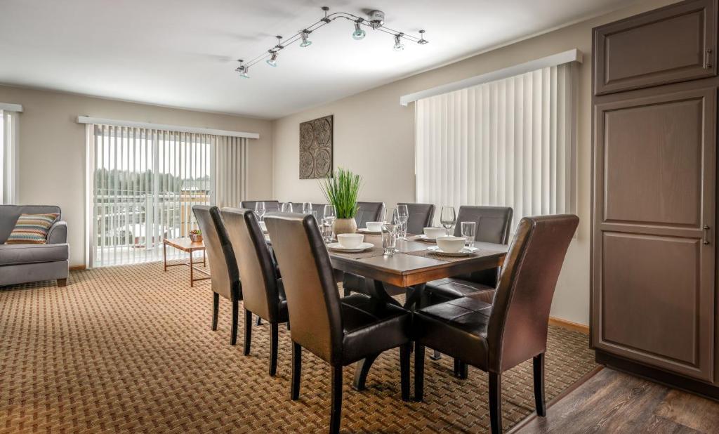 The VUE Boutique Hotel & Boathouse - Family Suite - Land Of Natura Passes Included