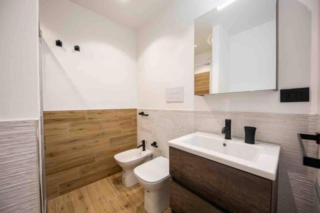 A bathroom at Queen's house Cefalù appartamento vicino il mare