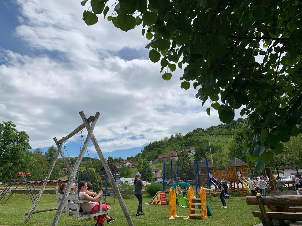Restoran,,Vuk,, Tršić - Housity
