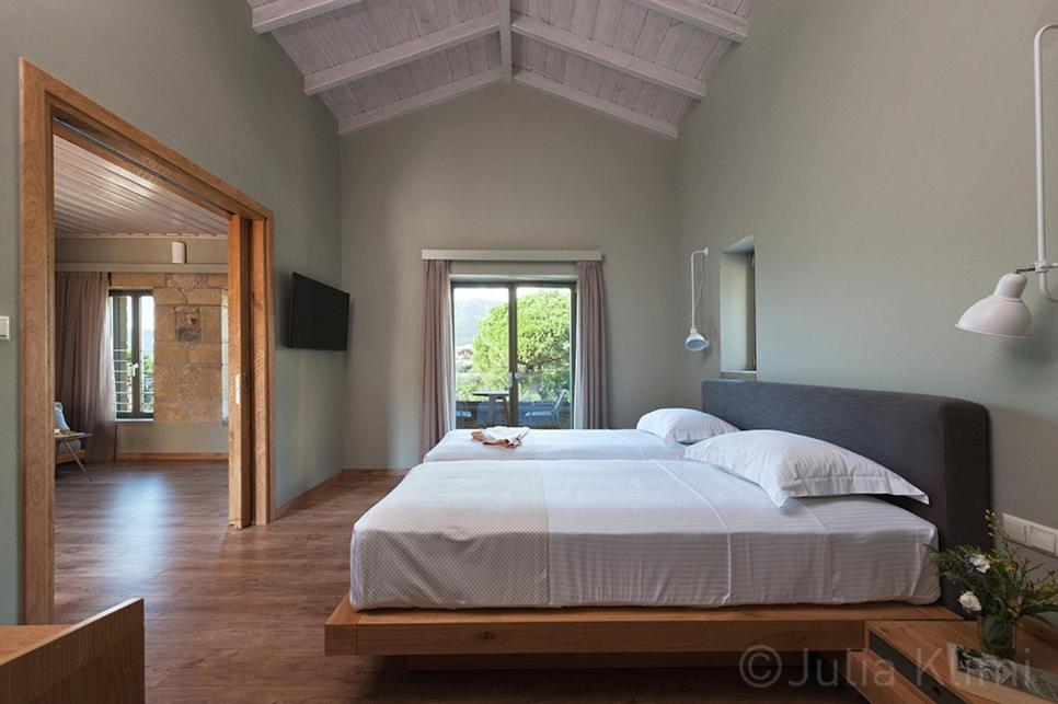 Diapori Suites Hotel - 17