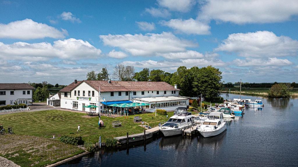 Výhled na řeku, která protéká v blízkosti bed and breakfast