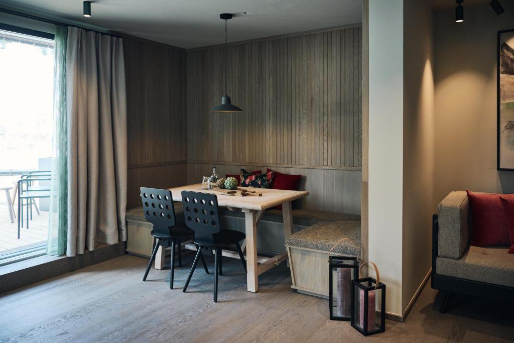 Posedenie v ubytovaní Ullrhaus