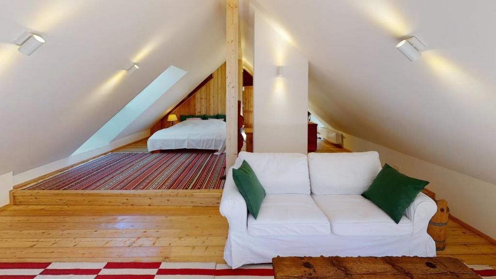 Posteľ alebo postele v izbe v ubytovaní Charmante Gästewohnung in altem Bauernhaus in alpiner Alleinlage