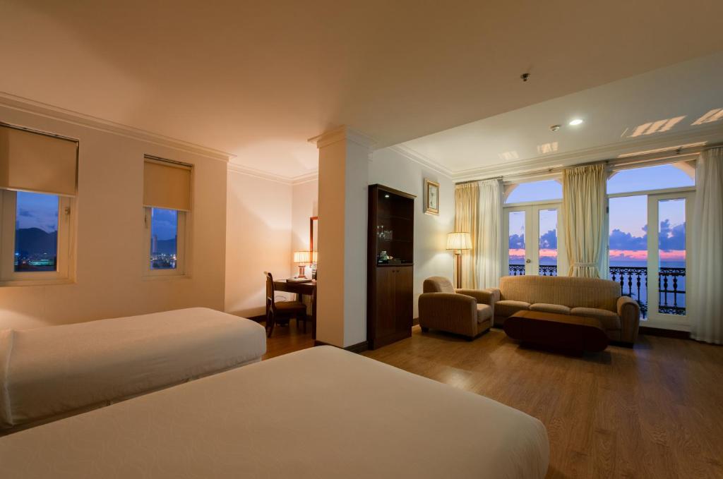 Premium Deluxe Twin with Ocean View + Inclusive One-Time Afternoon Tea per room