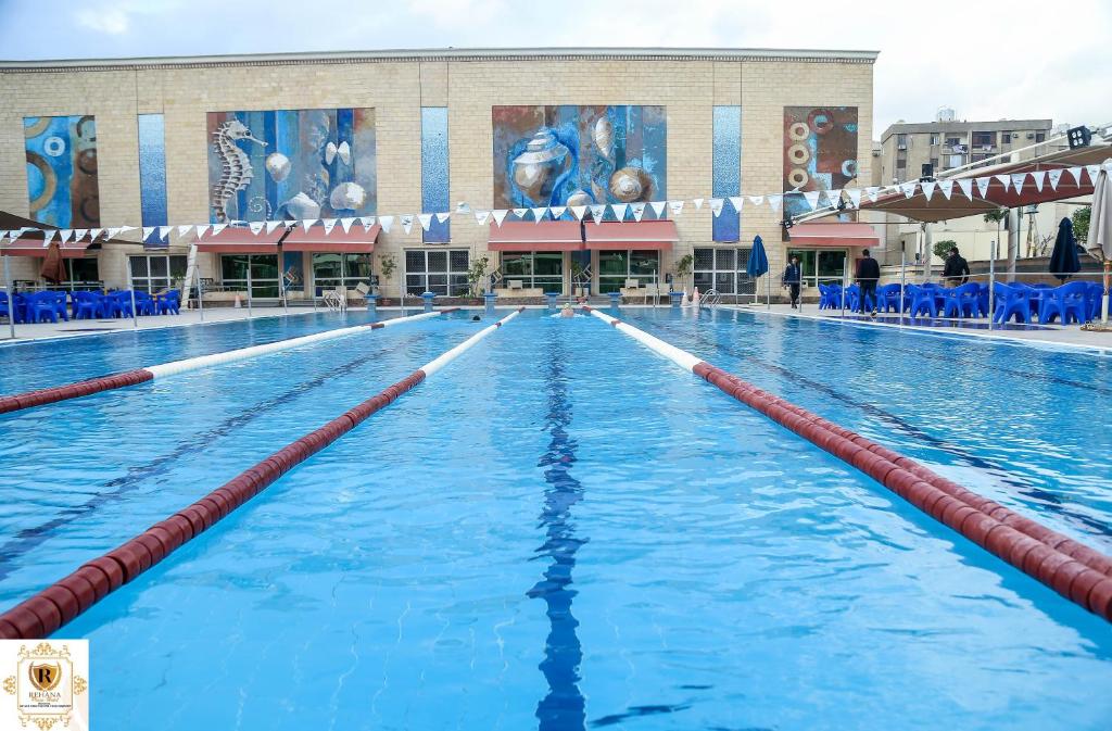 Bazén v ubytování Rehana Resort nebo v jeho okolí