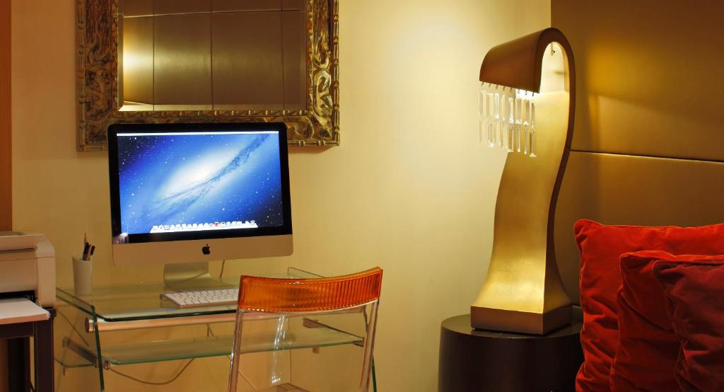 Westside Arc de Triomphe Hotel - Resim 12