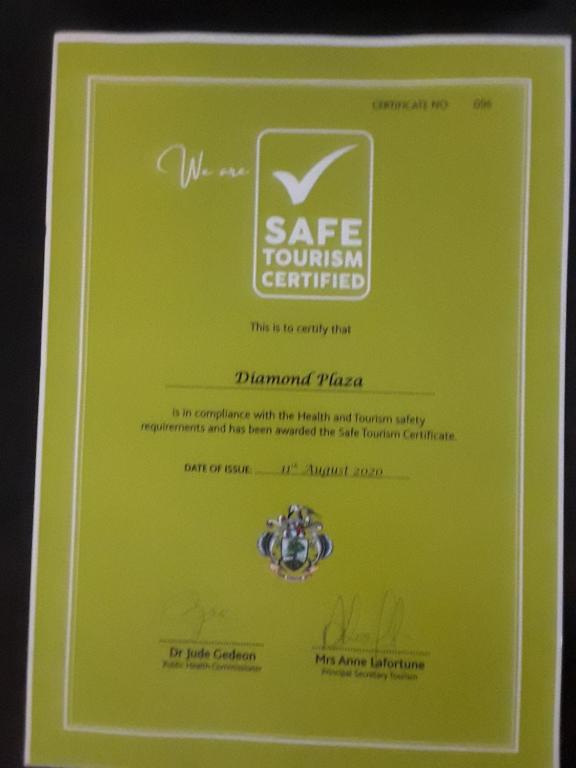 Certifikát, hodnocení, plakát nebo jiný dokument vystavený v ubytování Diamond Plaza