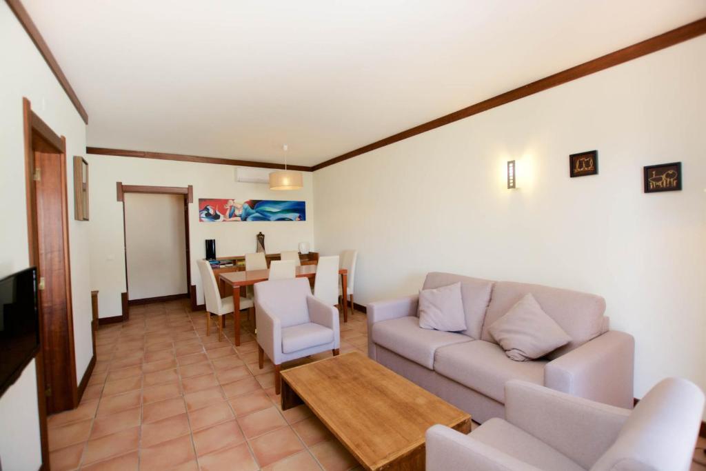TV a/nebo společenská místnost v ubytování Casa Sol - Vista Mar - Praia Benagil