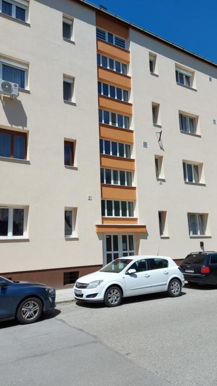 Budova, v ktorej sa apartmán nachádza
