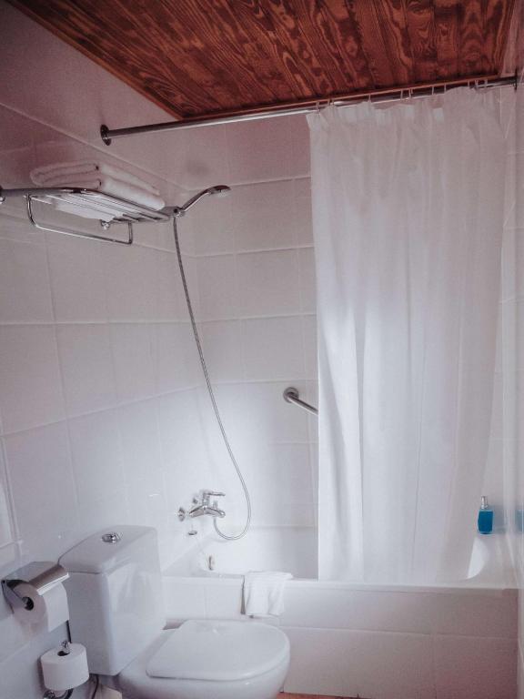 Koupelna v ubytování Hostal Les Fonts