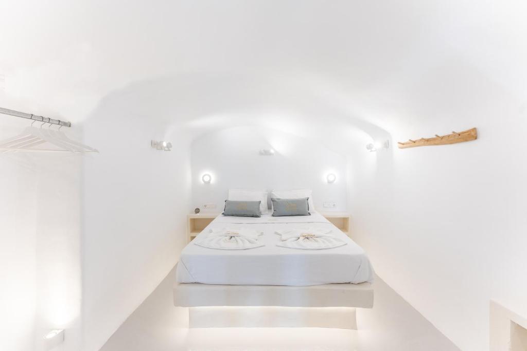 Kalamia Cave House Santorini photo 1