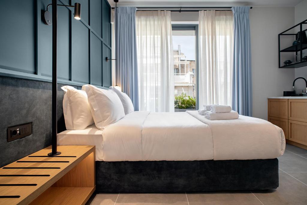 Bob W Akadimia Athens