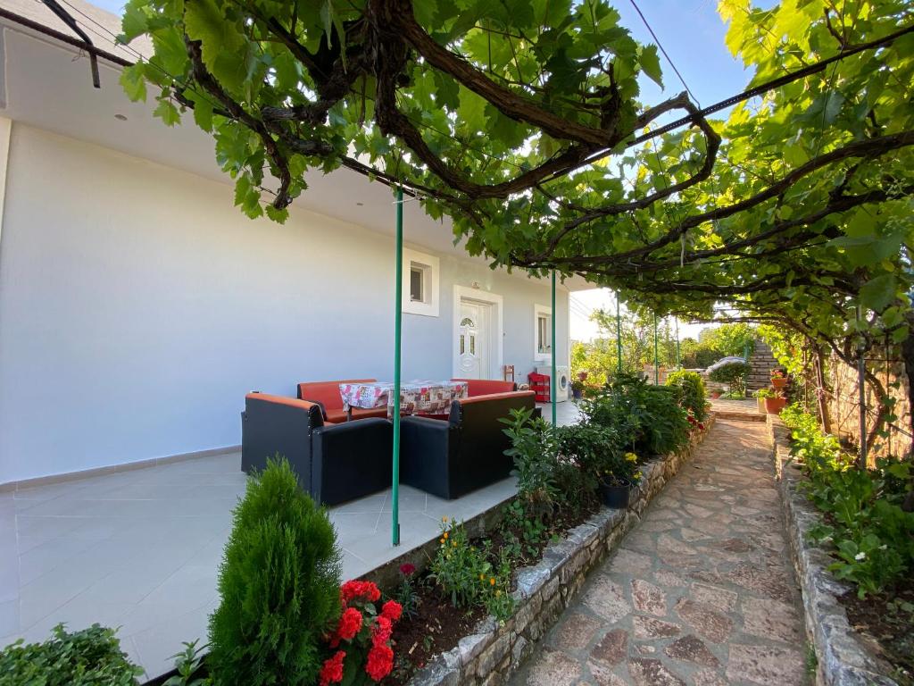 Apartment Krenar Voda - Imazhi 6