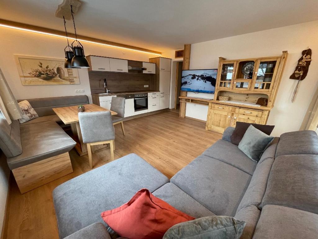 A kitchen or kitchenette at Appartements Alpenblick Söll
