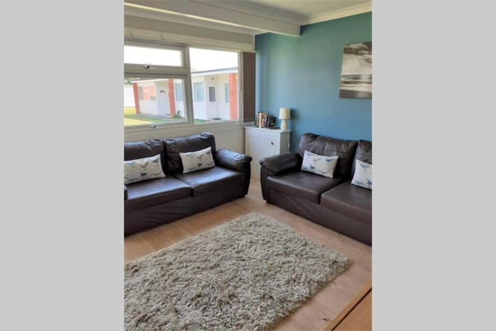 Beautifully Presented Beach Haven Chalet - 5 min to beach - near to Great Yarmouth & Tranquil Broads - Housity