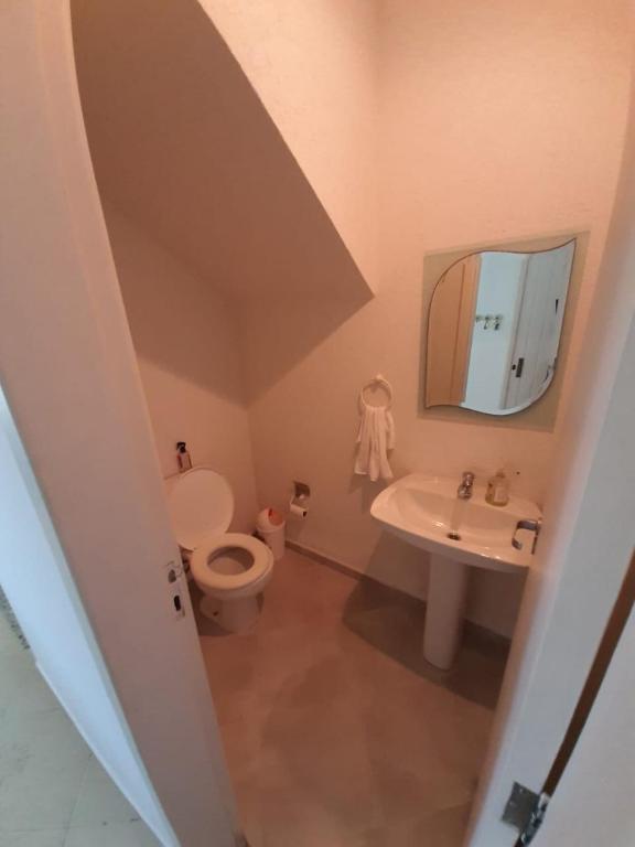  Casa Mariscal com piscina e amplo quintal - Agata