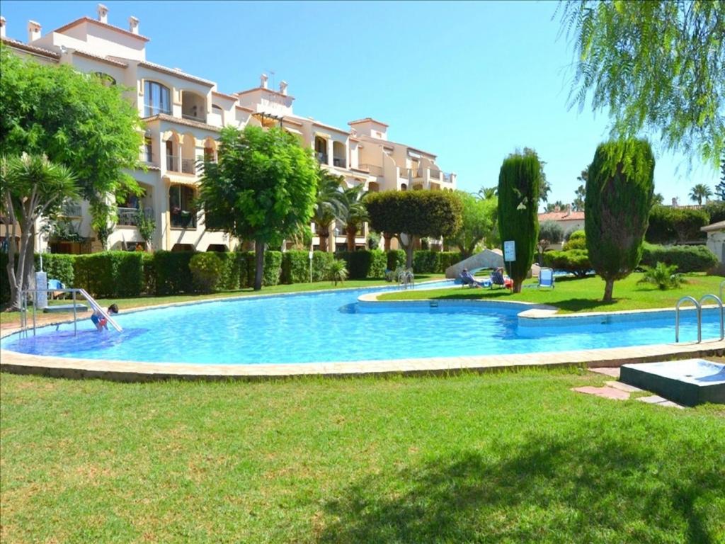 Bazén v ubytovaní Apartamento la Isla Javea - 5008 alebo v jeho blízkosti