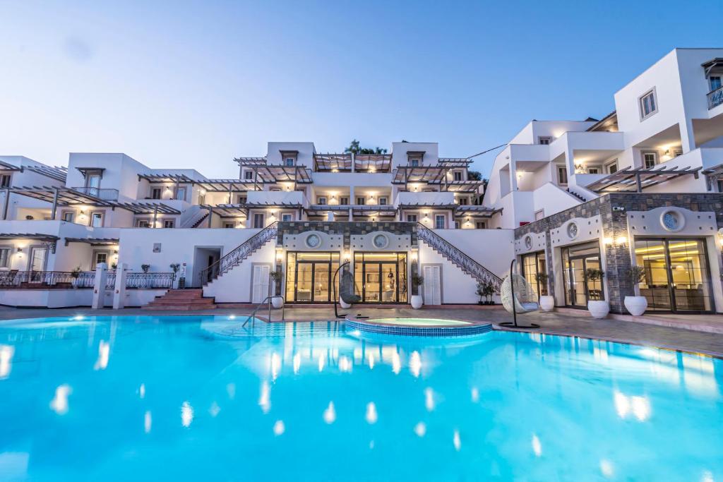 Bazén v ubytování Elementa Boutique Hotel - Adults Only nebo v jeho okolí