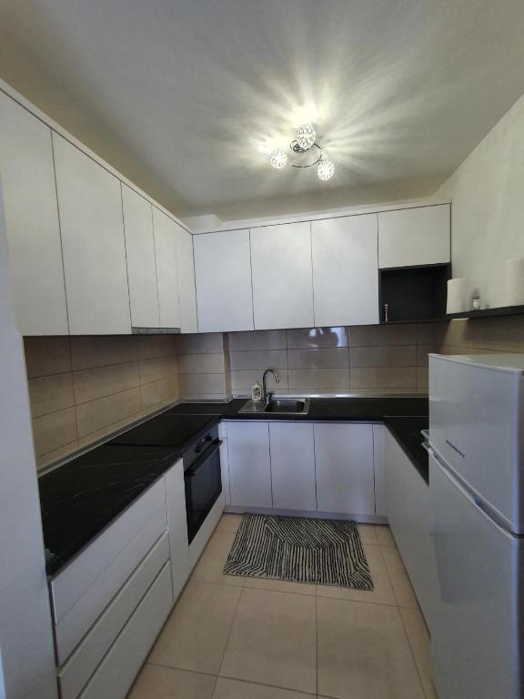 Sunshine - One-Bedroom Apartment