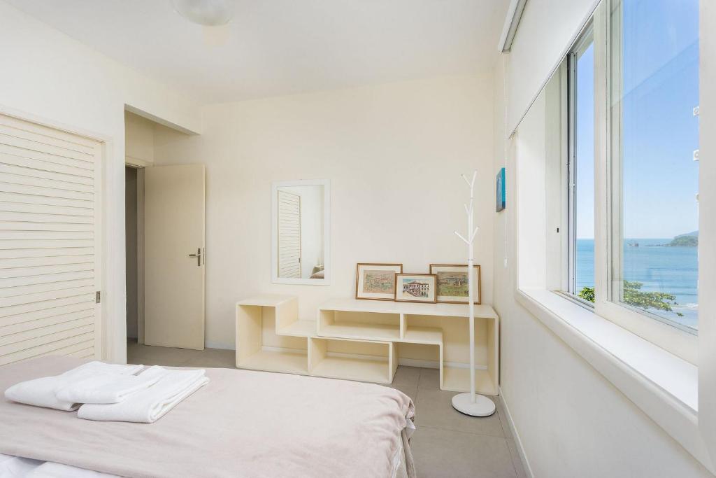  Lindo Apartamento Frente Mar em Balneário Camboriú