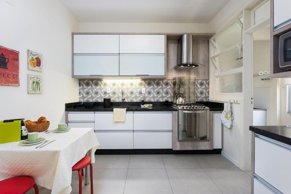  Lindo Apartamento Frente Mar em Balneário Camboriú