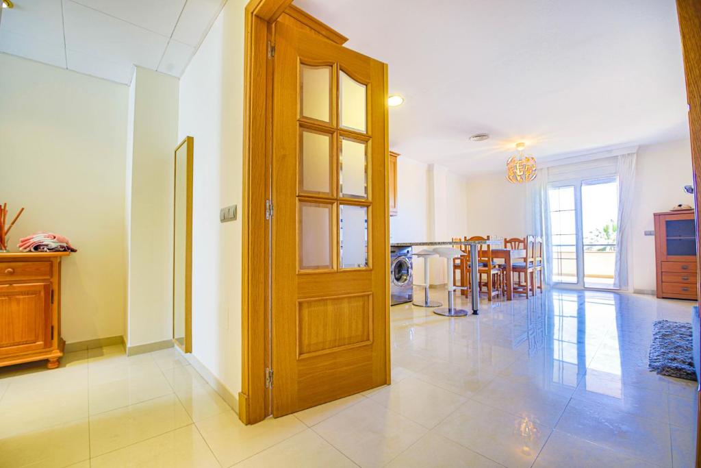 Fotografia z galérie ubytovania Bonito apartamento al lado de la playa con vistas al mar v destinácii Benalmádena