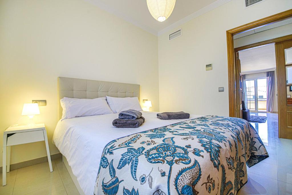 Postel nebo postele na pokoji v ubytování Estupendo apartamento con vistas al mar