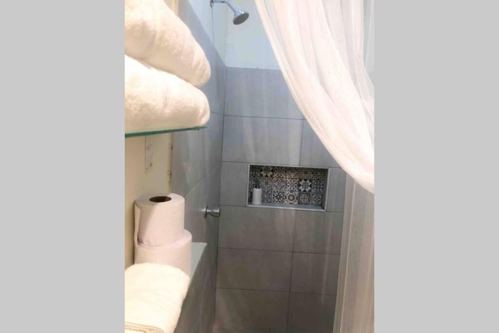 Koupelna v ubytování GREAT LOCATION ! 4 Bedroom Home in the Heart of Cartagena