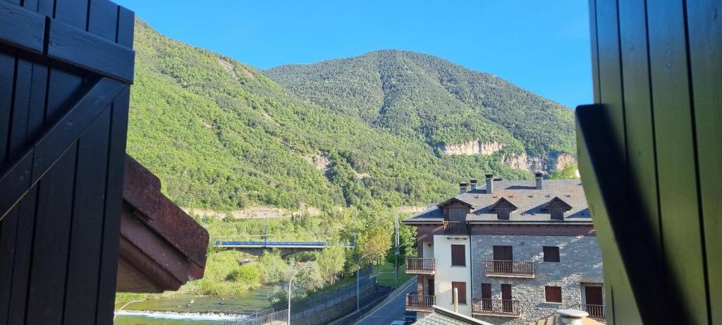 Nespecifikovaný výhled na hory nebo výhled na hory při pohledu z apartmánu
